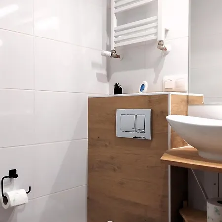 Theapartments Gdanska 아파트 우치